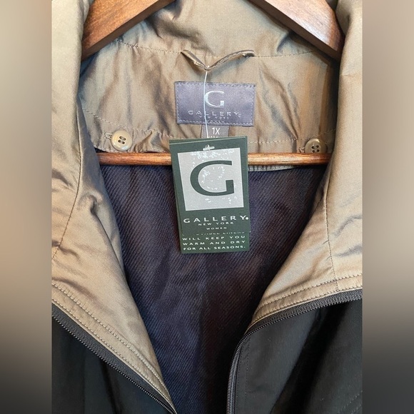 Gallery water resistant hooded rain jacket - Picture 8 of 8